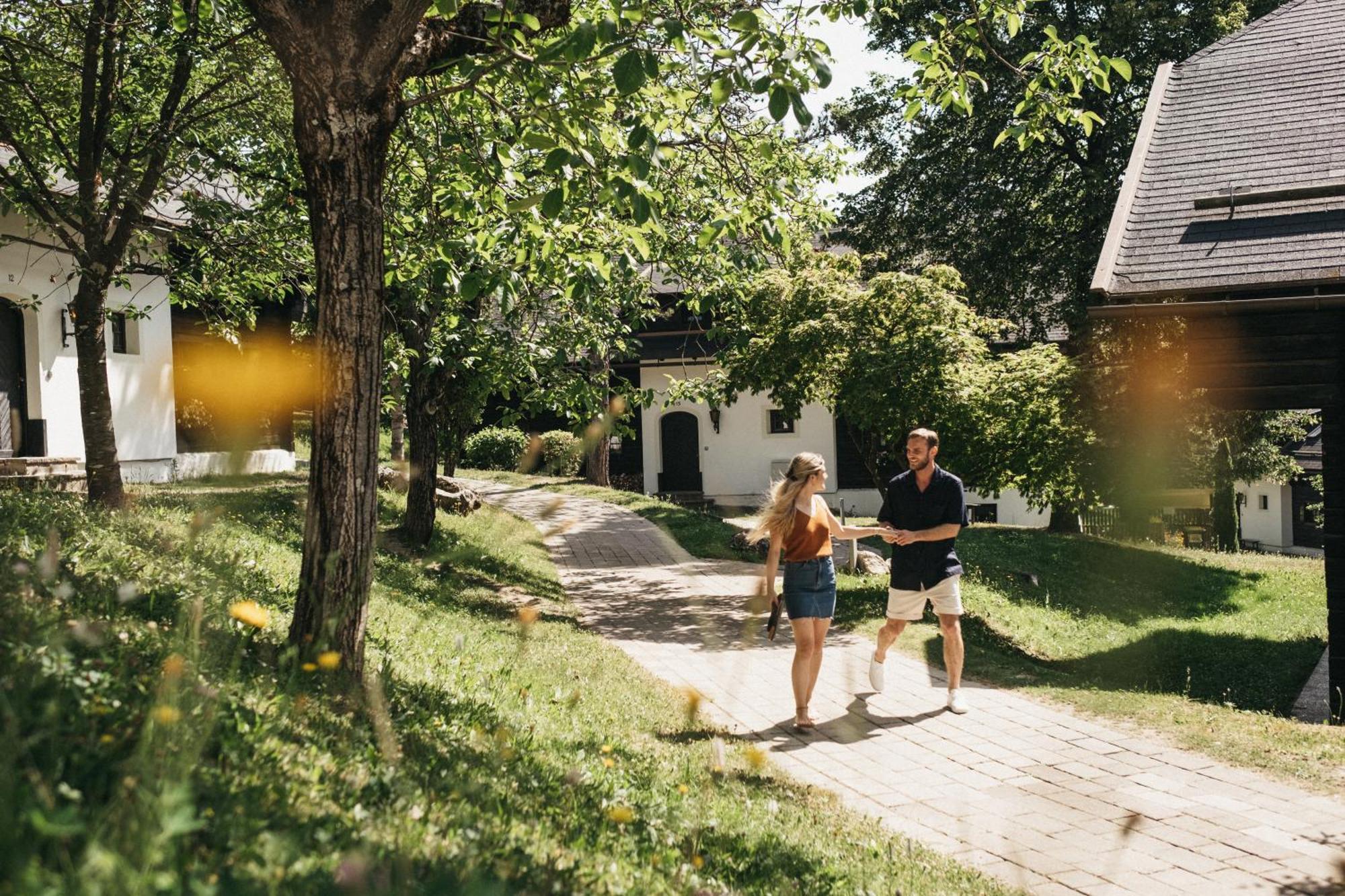 Naturel Hoteldorf Schoenleitn 라챈치오버뎀파커시 외부 사진